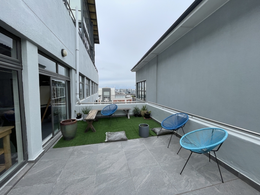 To Let commercial Property for Rent in Green Point Western Cape